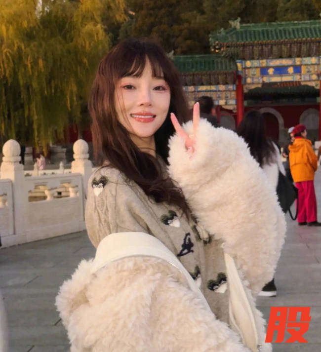 李小璐回应是否上浪姐：没有接触过任何节目